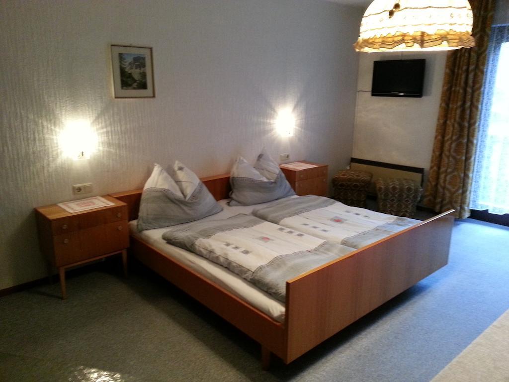 Ferienwohnung Haus Chorinskyklause Bad Goisern am Hallstättersee Zimmer foto